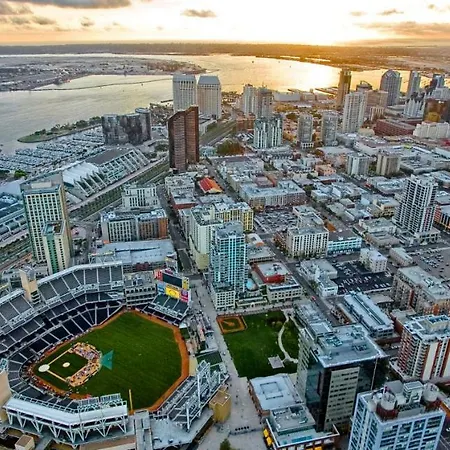 Sd Dazzling Apt Sleeps 6 Apartment